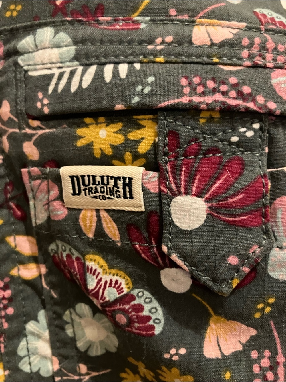 NWT Duluth Retired Fir Moth Floral Heirloom Gardening Overalls (XL 29” inseam) - Picture 4 of 10